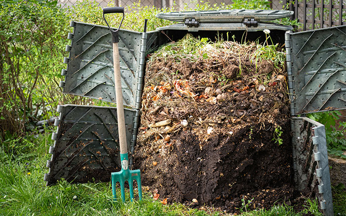 Compost bin